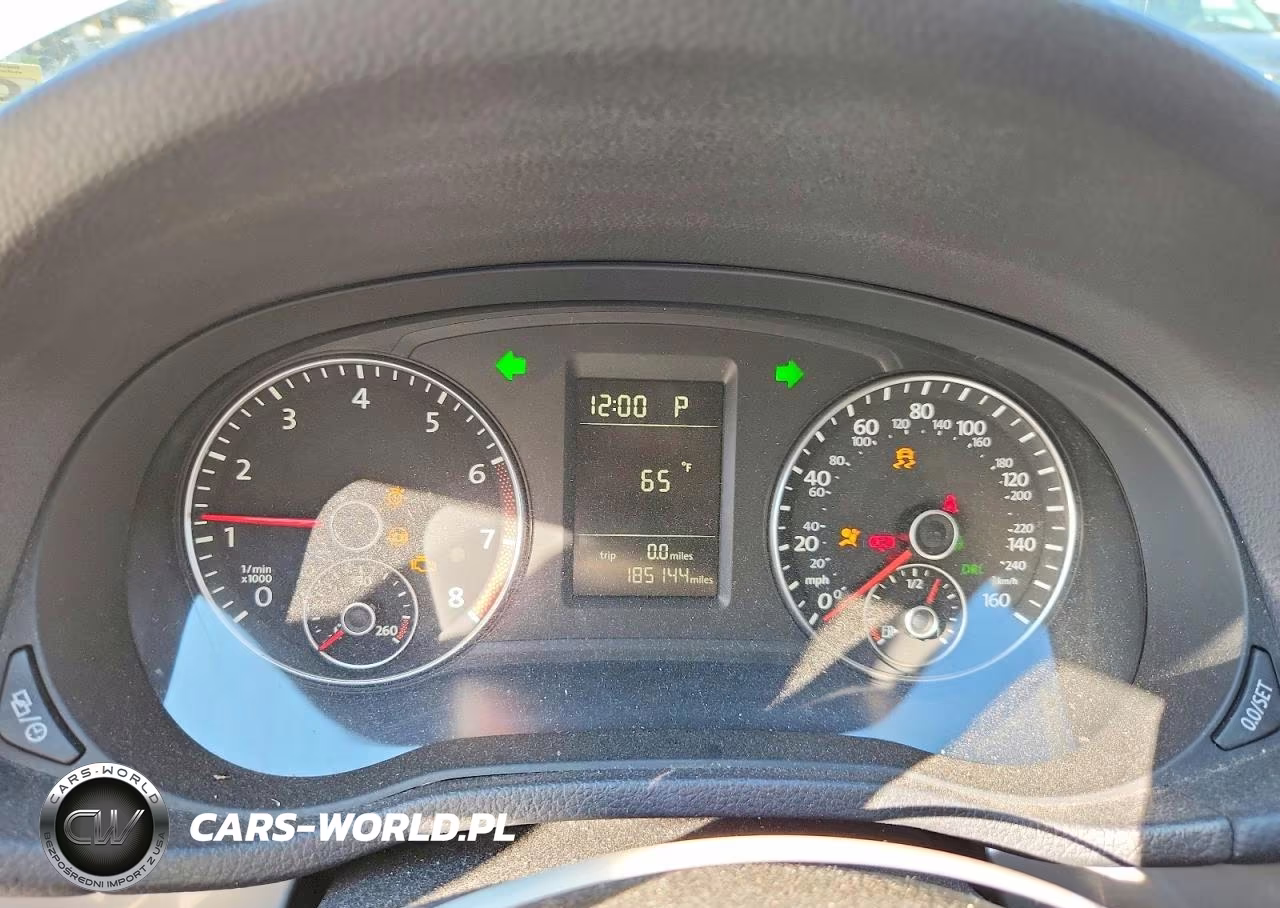 2015 Volkswagen Passat S VIN:1VWAT7A30FC056652 - 9