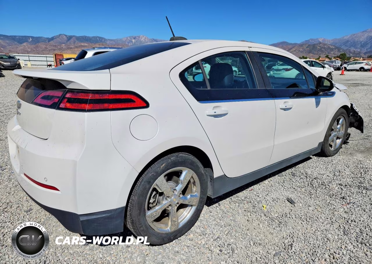 2015 Chevrolet Volt VIN:1G1RD6E47FU126618 - 3
