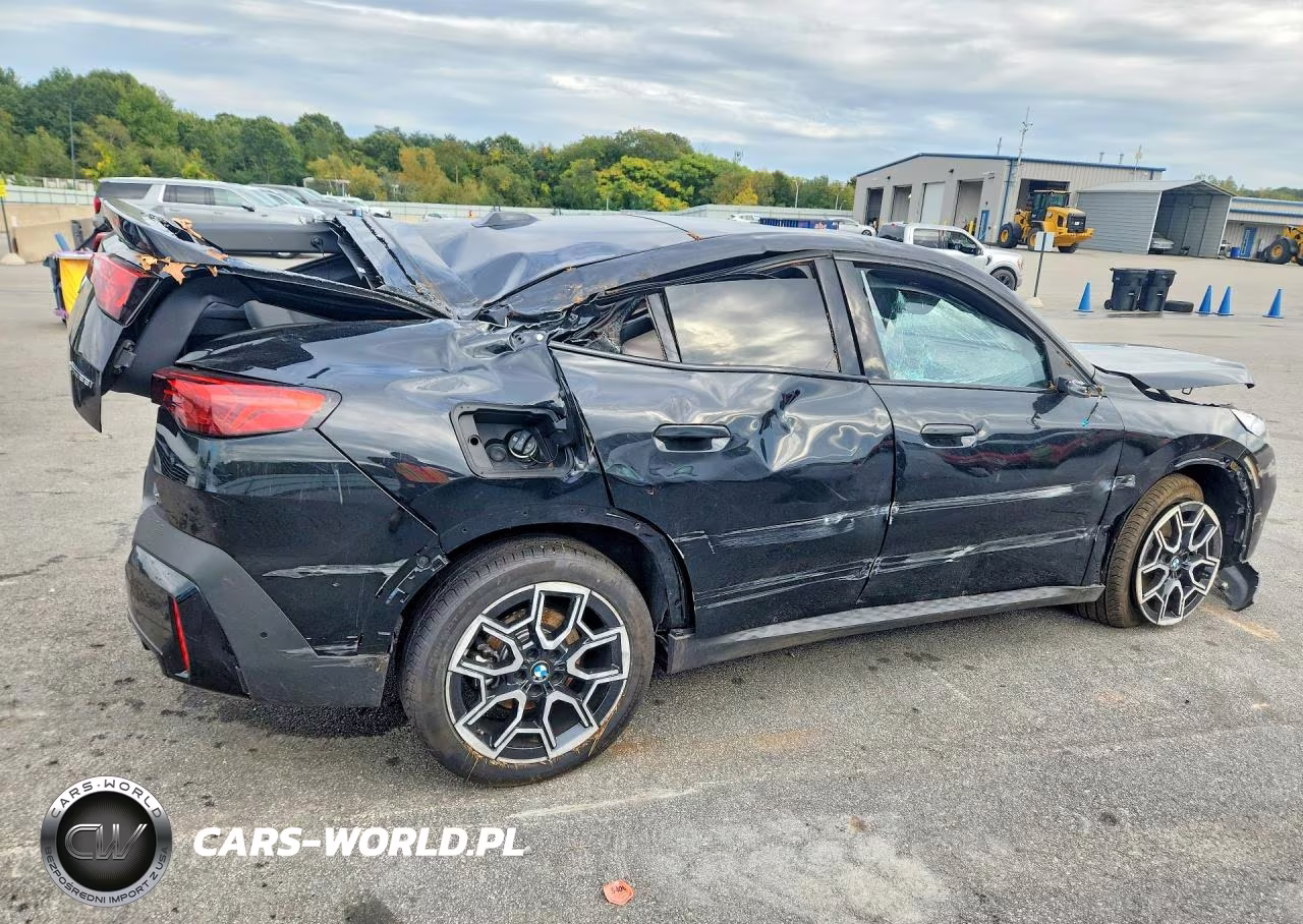 2026 BMW X2 xDrive28I VIN:WBX63GM04T5678555 - 3