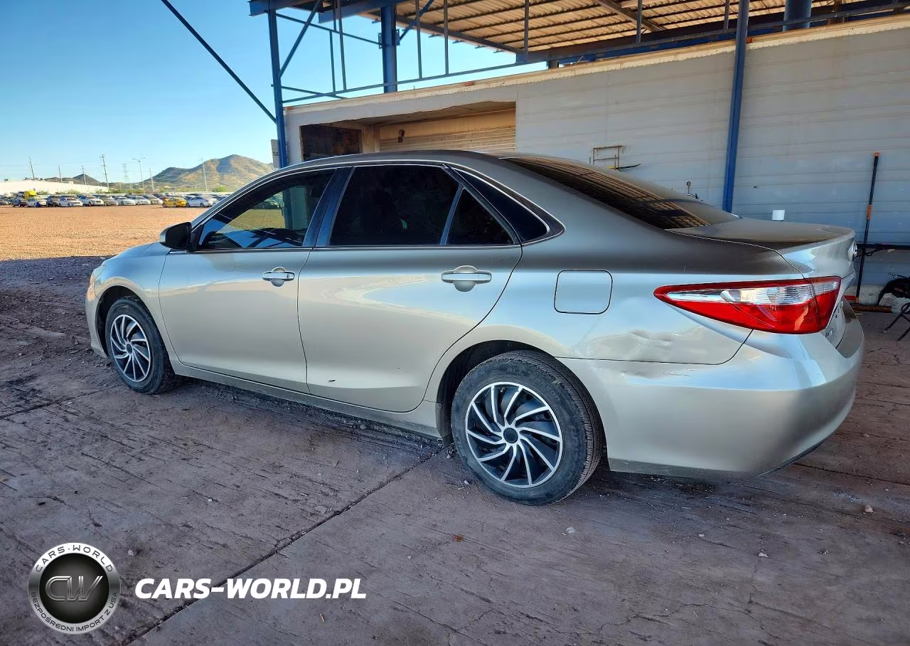 2015 Toyota Camry Le VIN:4T4BF1FK0FR475589 - 2