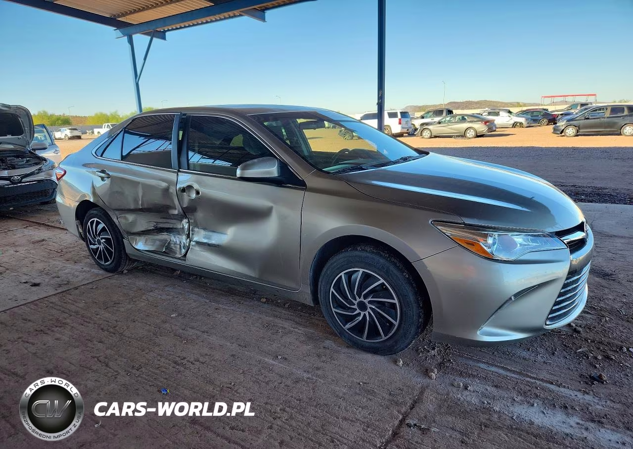 2015 Toyota Camry Le VIN:4T4BF1FK0FR475589 - 4