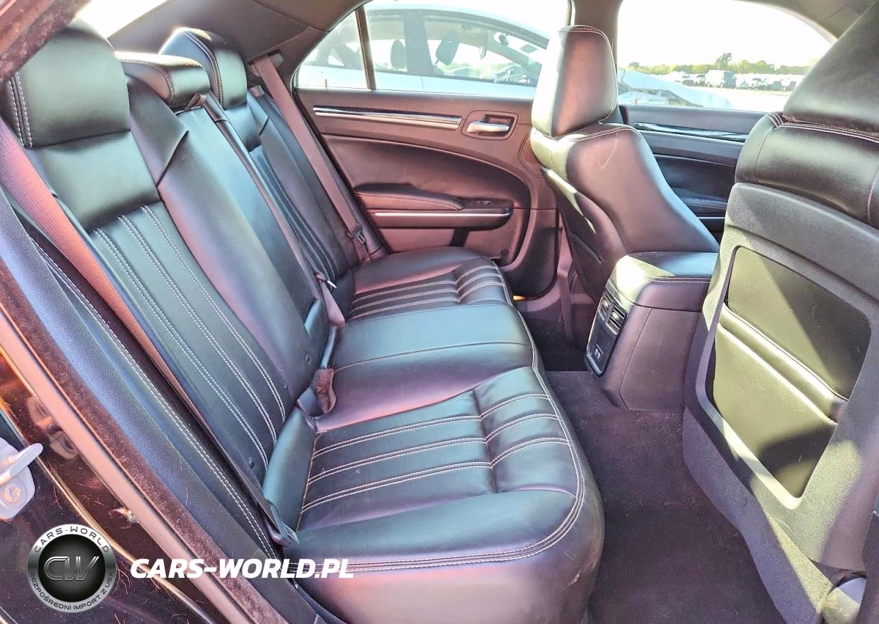 2021 Chrysler 300 S VIN:2C3CCABG5MH609403 - 10