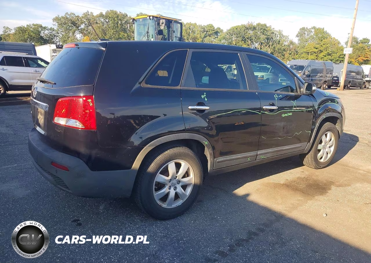 2013 Kia Sorento Lx VIN:5XYKT4A15DG416916 - 3