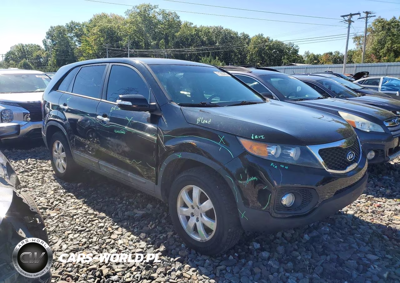 2013 Kia Sorento Lx VIN:5XYKT4A15DG416916 - 4