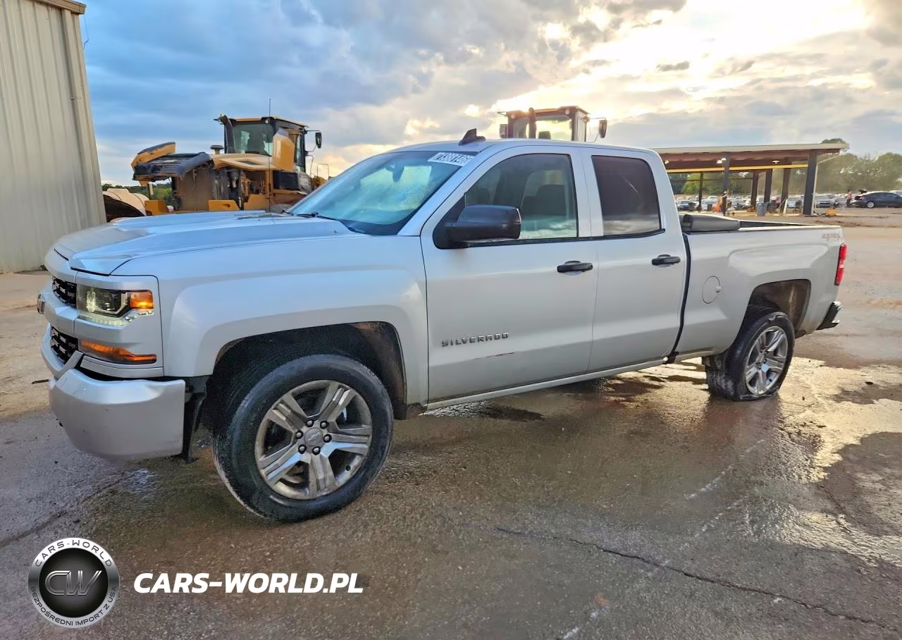 2018 Chevrolet Silverado K1500 Custom VIN:1GCVKPEC7JZ373237 - 1