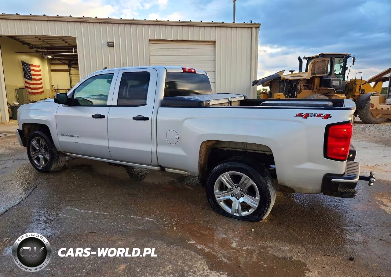 2018 Chevrolet Silverado K1500 Custom VIN:1GCVKPEC7JZ373237 - 2