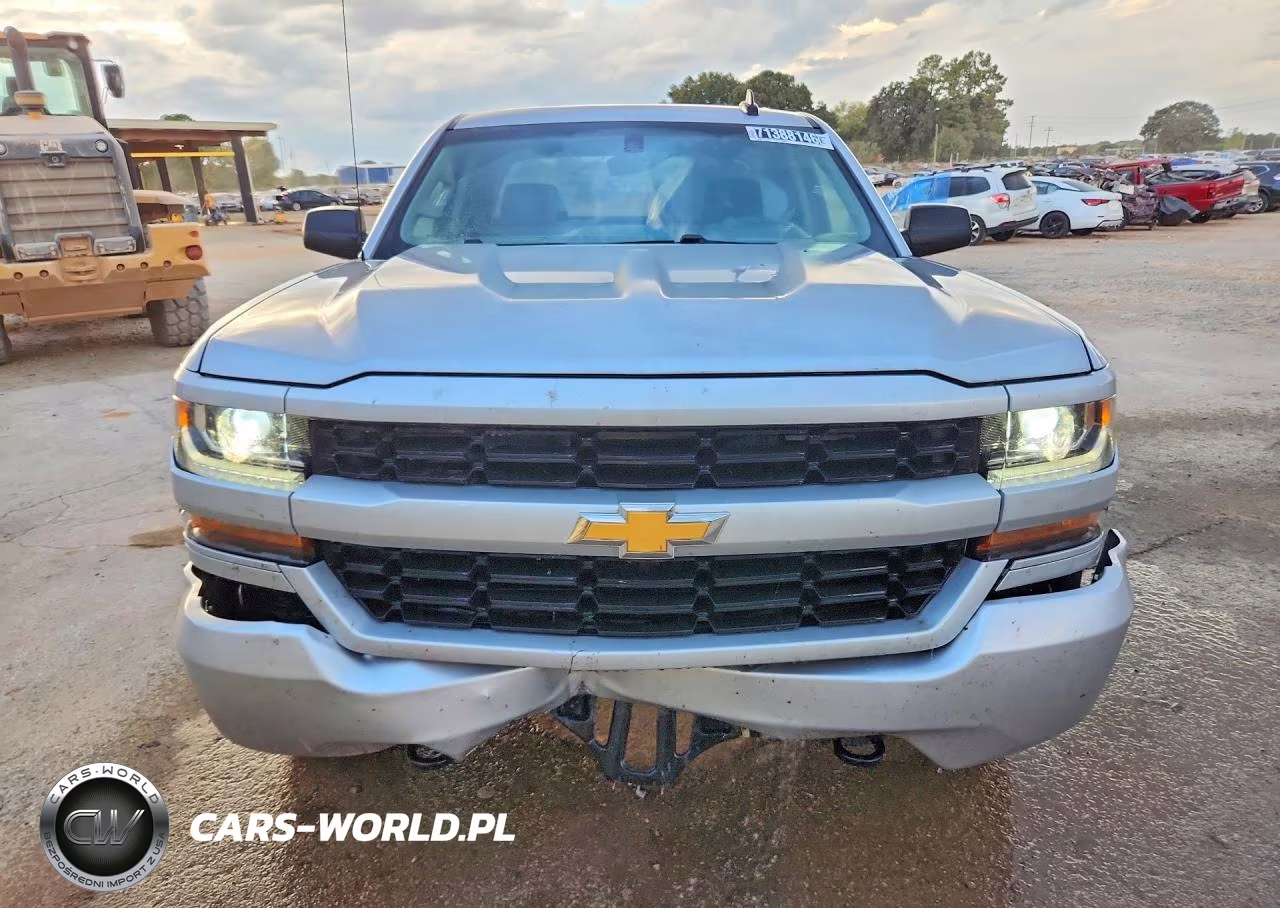 2018 Chevrolet Silverado K1500 Custom VIN:1GCVKPEC7JZ373237 - 5