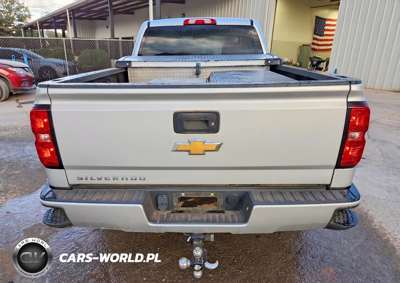2018 Chevrolet Silverado K1500 Custom VIN:1GCVKPEC7JZ373237 - 6