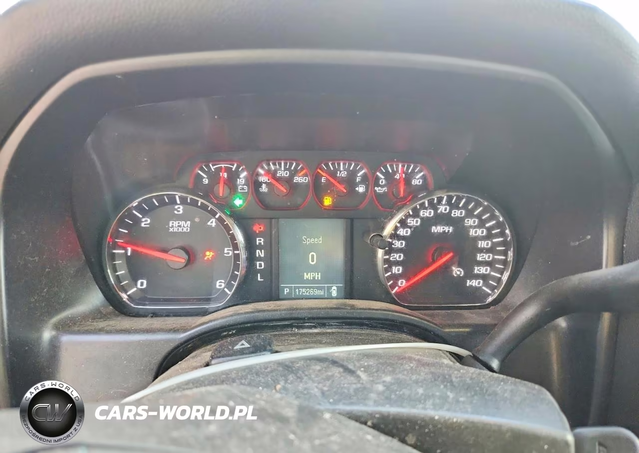 2018 Chevrolet Silverado K1500 Custom VIN:1GCVKPEC7JZ373237 - 9