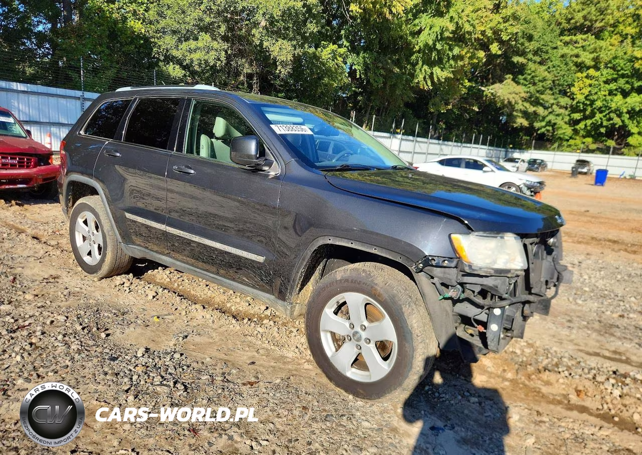 2011 Jeep Grand Cherokee Laredo VIN:1J4RS4GG3BC570730 - 4