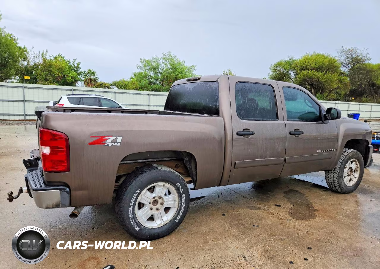 2008 Chevrolet Silverado K1500 VIN:2GCEK133X81313732 - 3