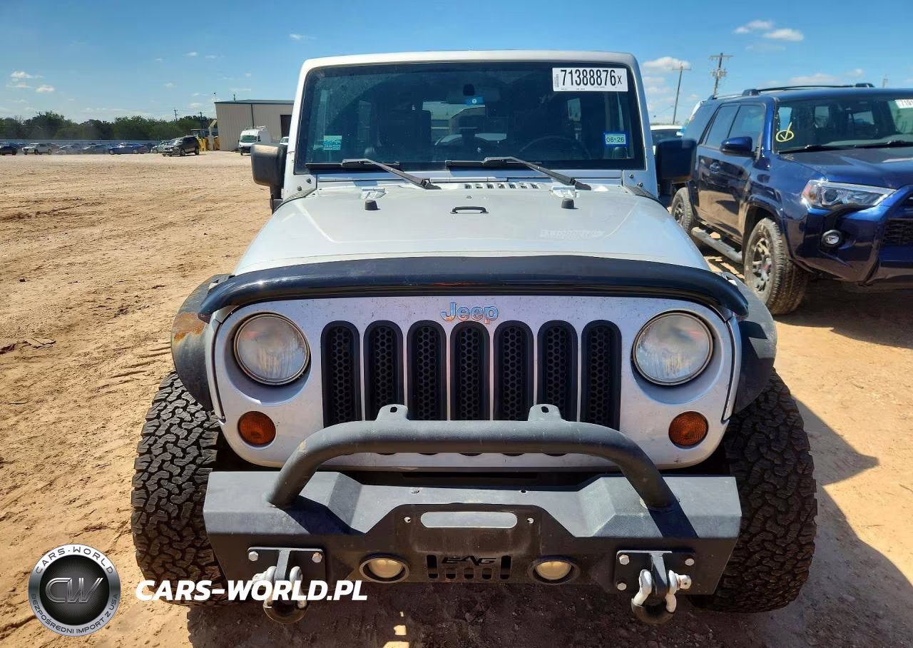 2010 Jeep Wrangler Unlimited Sahara VIN:1J4BA5H12AL109831 - 5