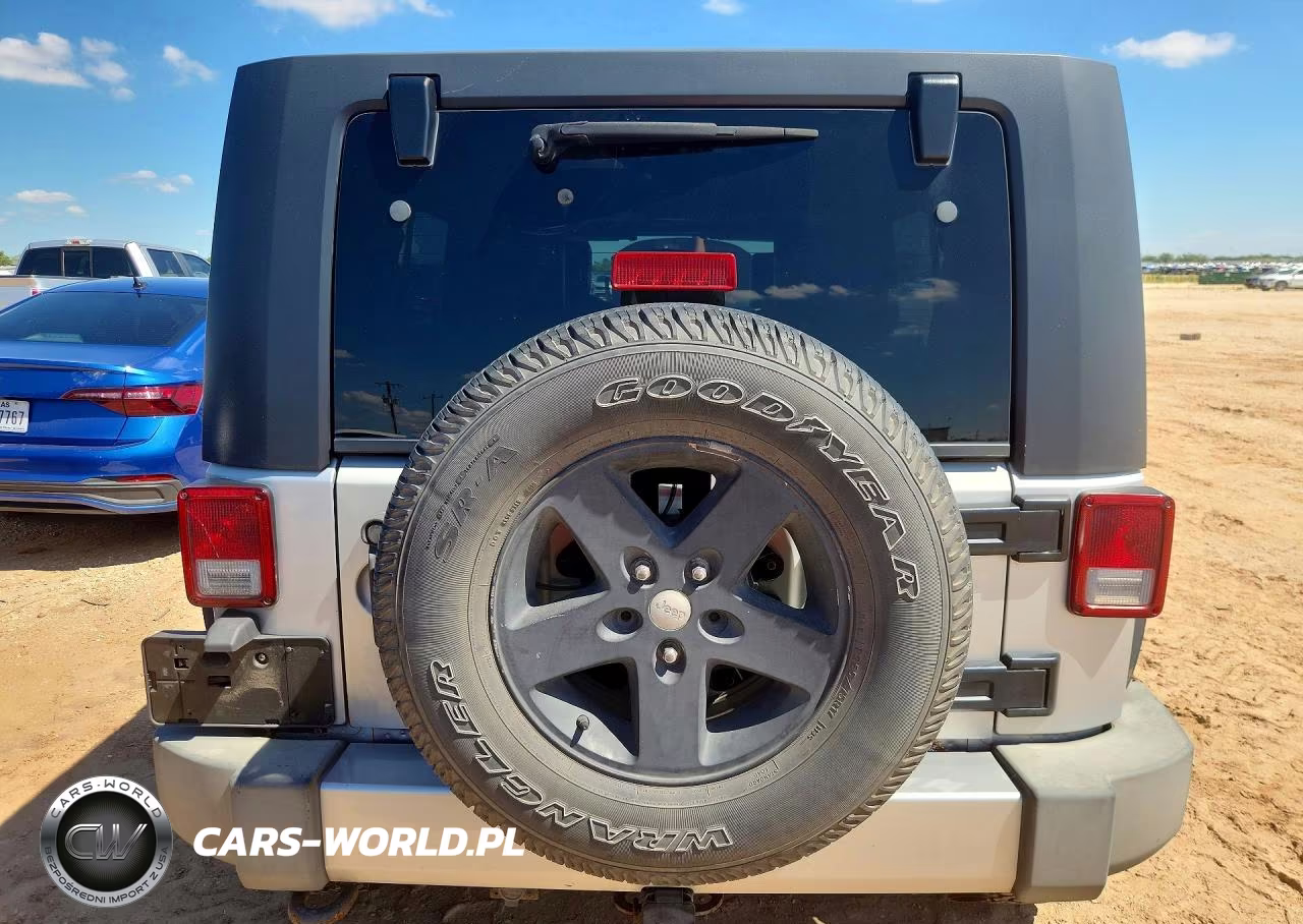 2010 Jeep Wrangler Unlimited Sahara VIN:1J4BA5H12AL109831 - 6