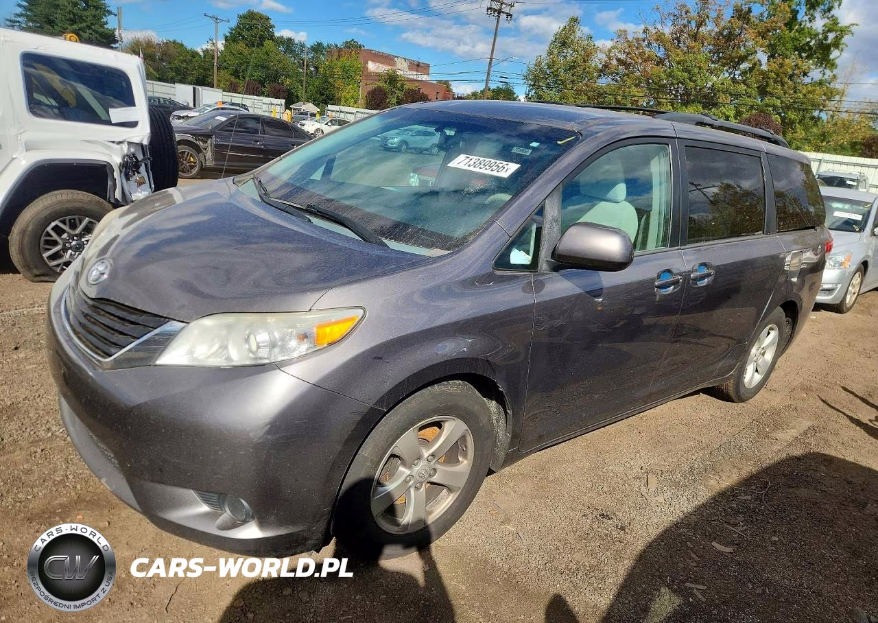 2014 Toyota Sienna Le