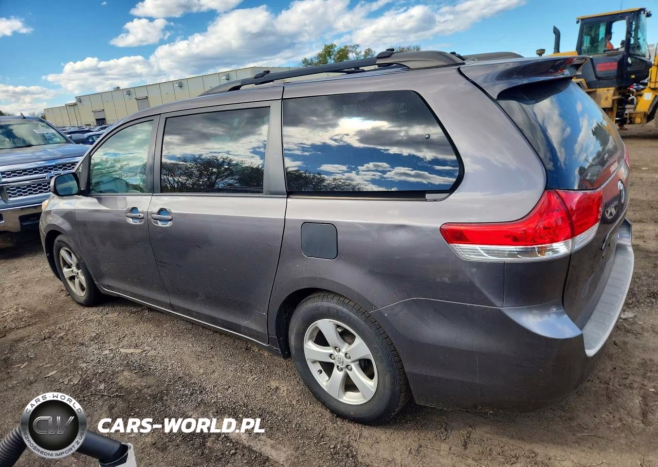 2014 Toyota Sienna Le VIN:5TDKK3DC4ES459741 - 2