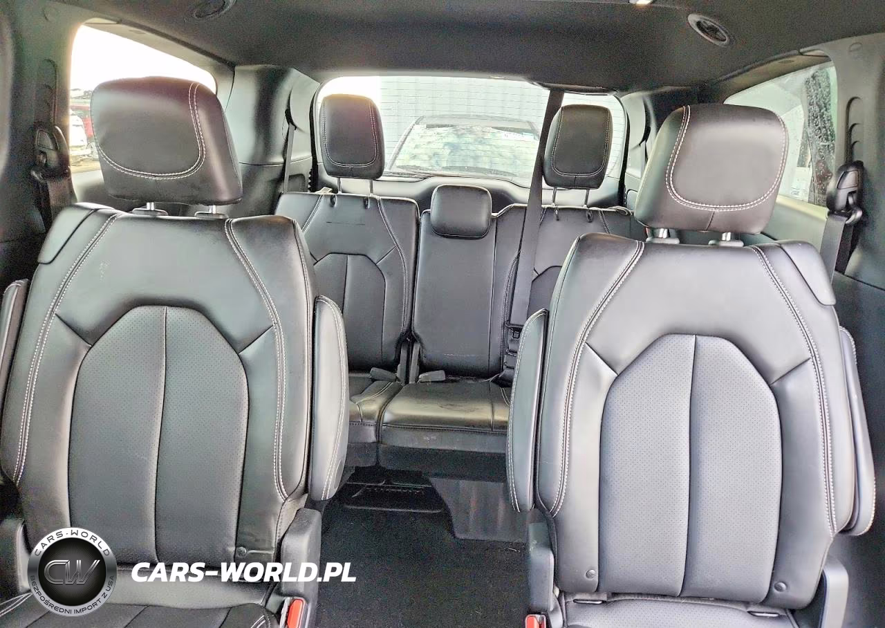 2027 Chrysler Pacifica Select VIN:2C4RC1BG8VR569979 - 10