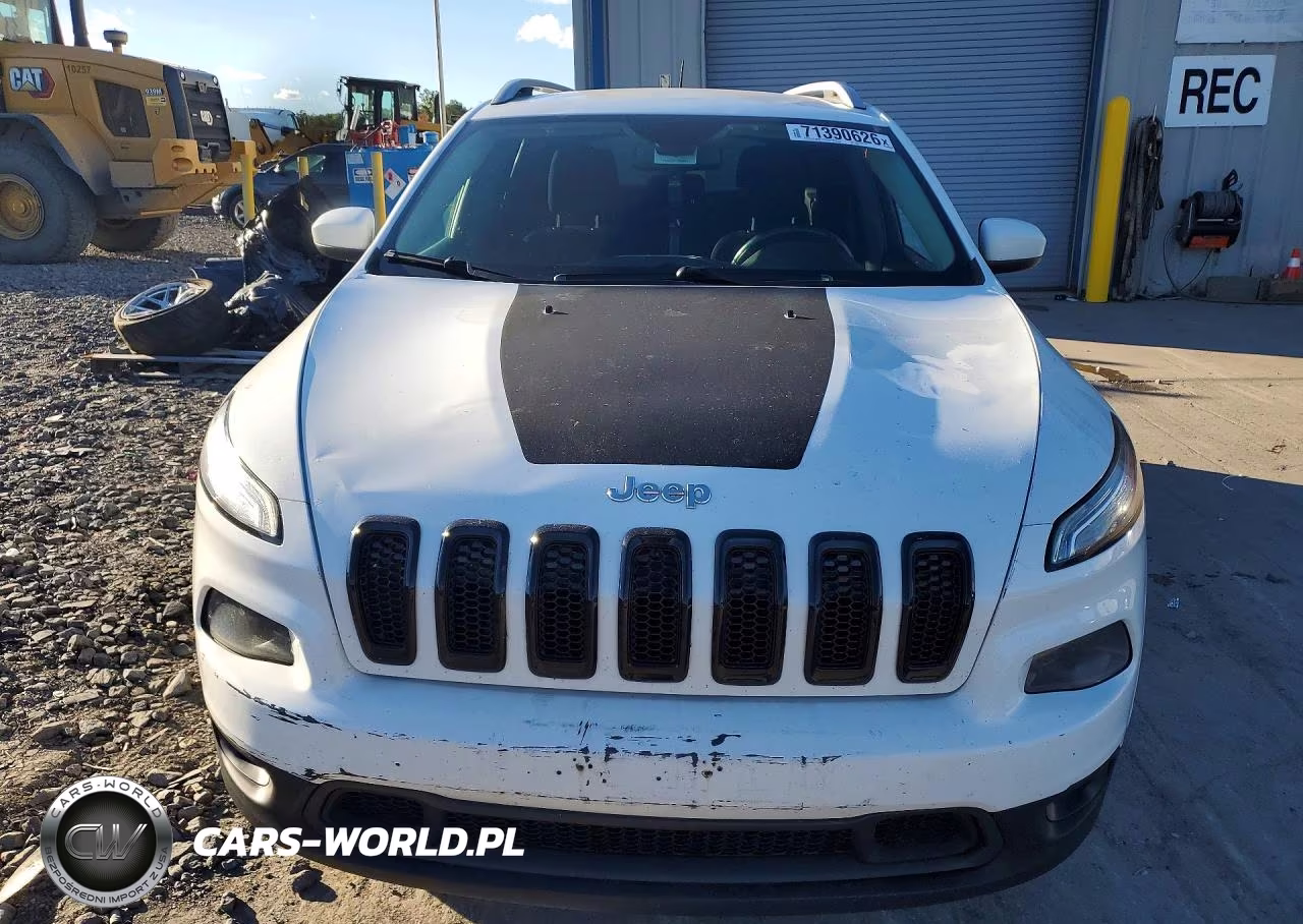 2015 Jeep Cherokee Latitude VIN:1C4PJMCB4FW768067 - 5
