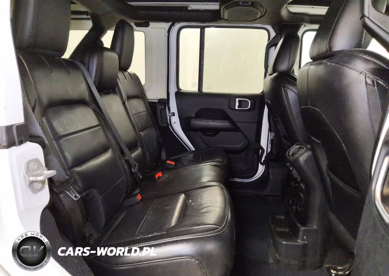 2019 Jeep Wrangler Unlimited Sahara VIN:1C4HJXEN0KW507963 - 11