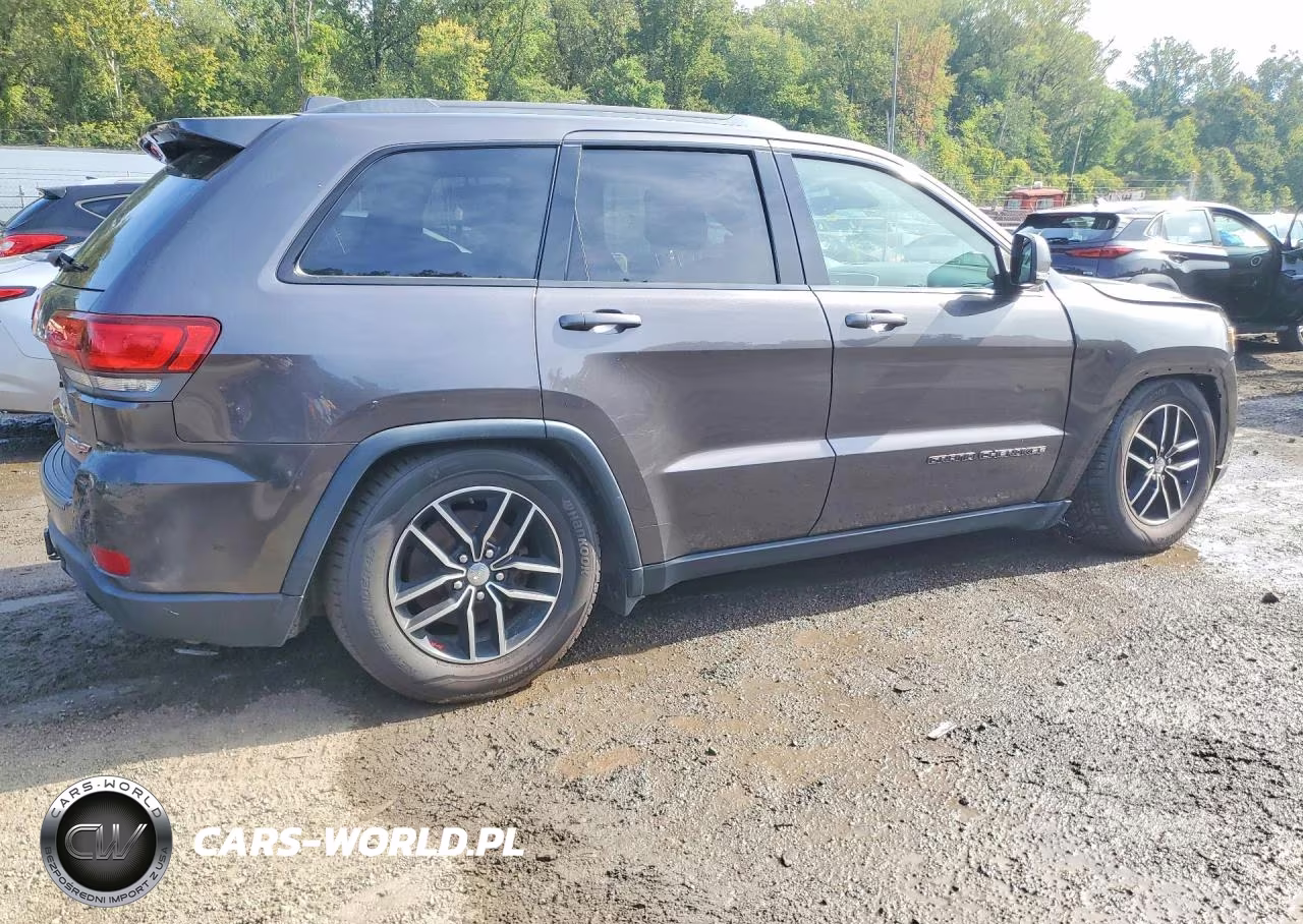 2017 Jeep Grand Cherokee Trailhawk VIN:1C4RJFLG2HC713329 - 3