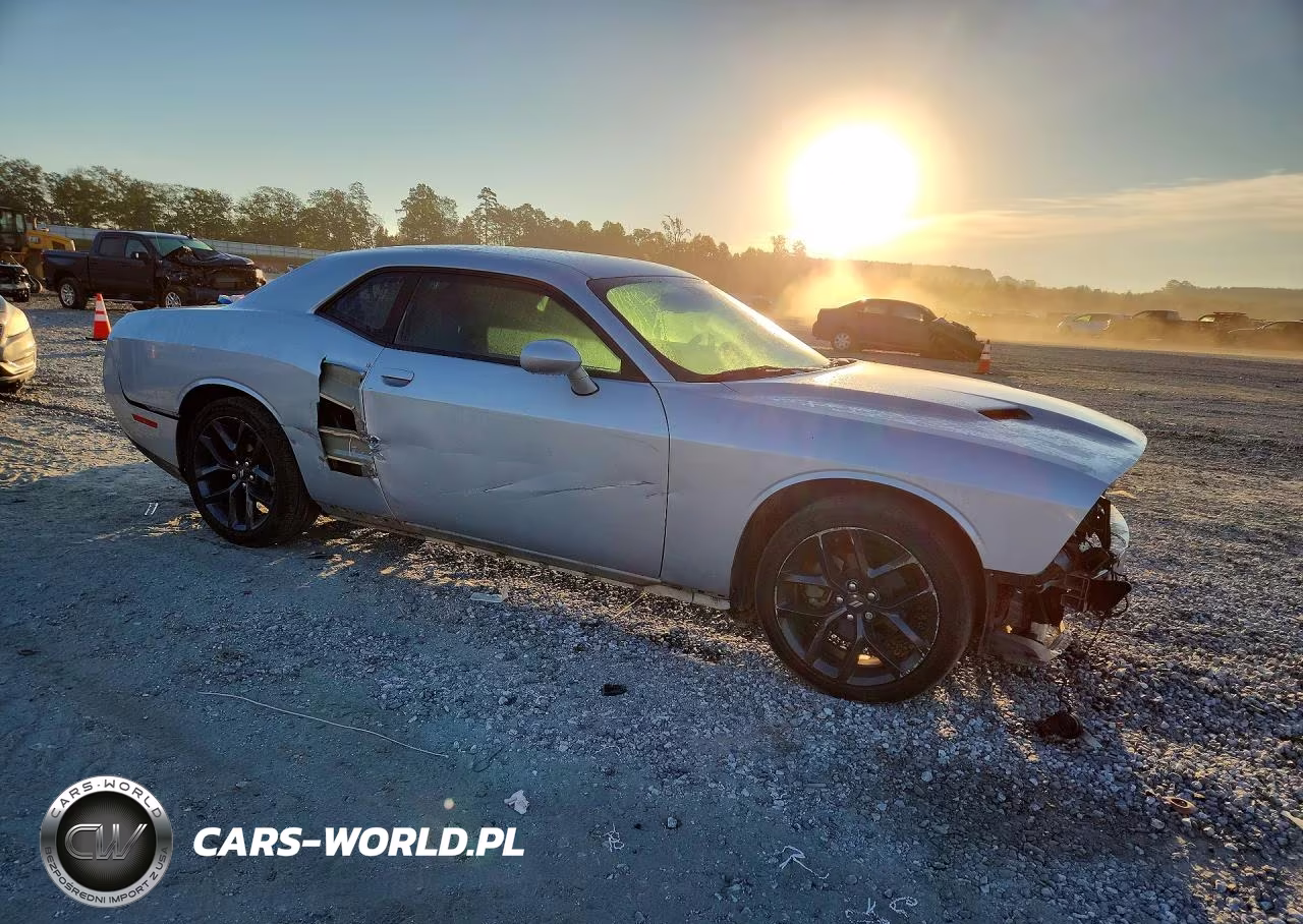2021 Dodge Challenger Sxt VIN:2C3CDZAG6MH599820 - 4