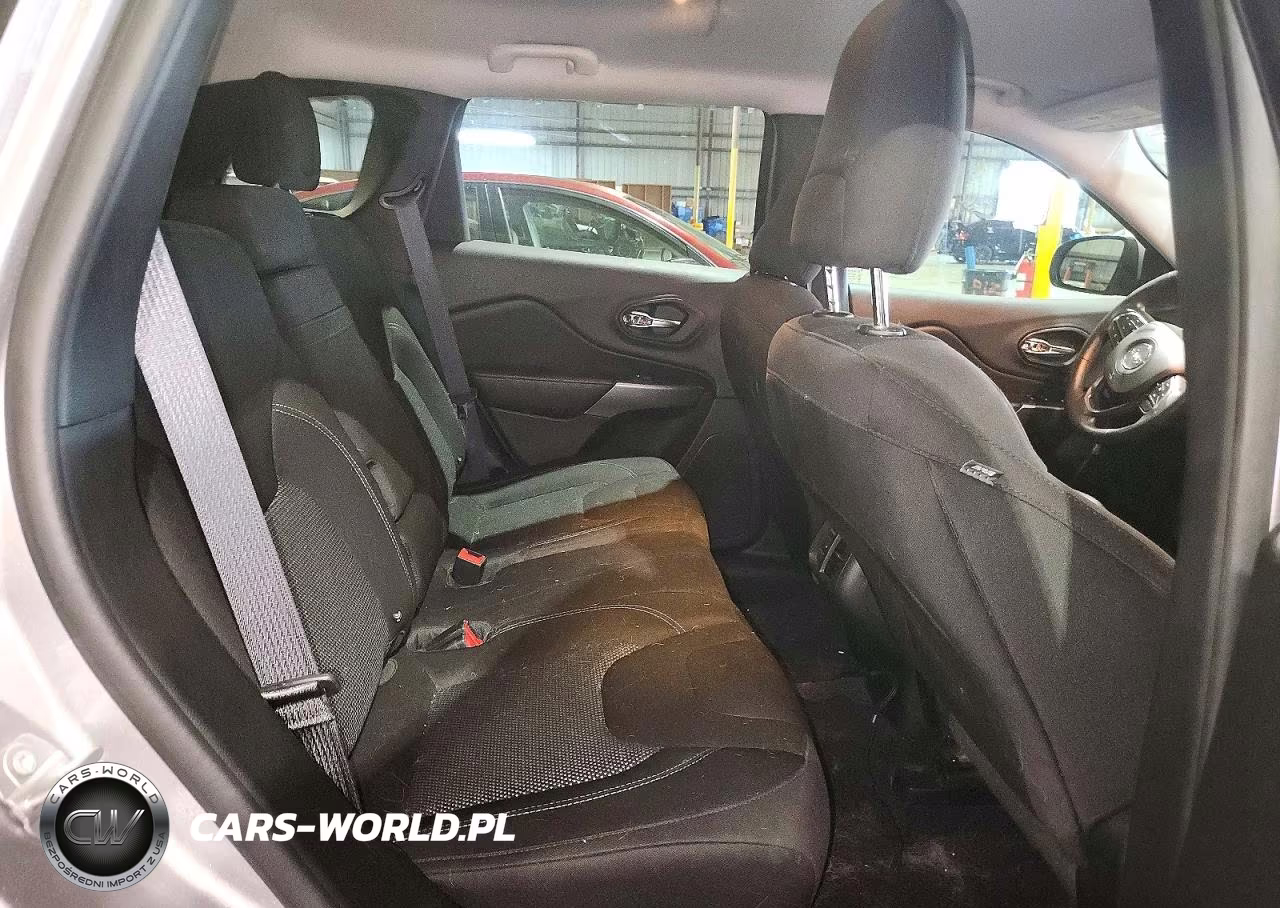 2019 Jeep Cherokee Latitude VIN:1C4PJLCB7KD187212 - 11