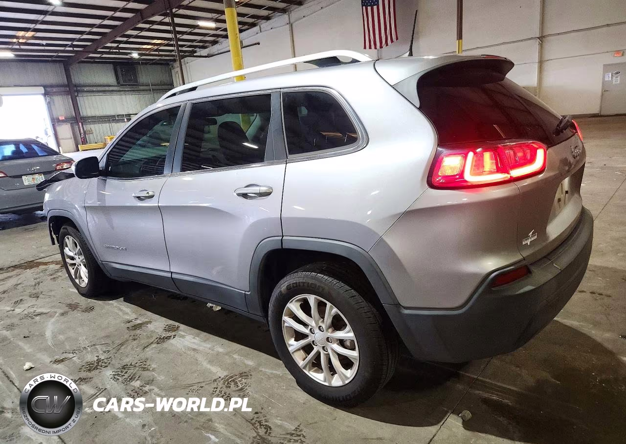 2019 Jeep Cherokee Latitude VIN:1C4PJLCB7KD187212 - 2