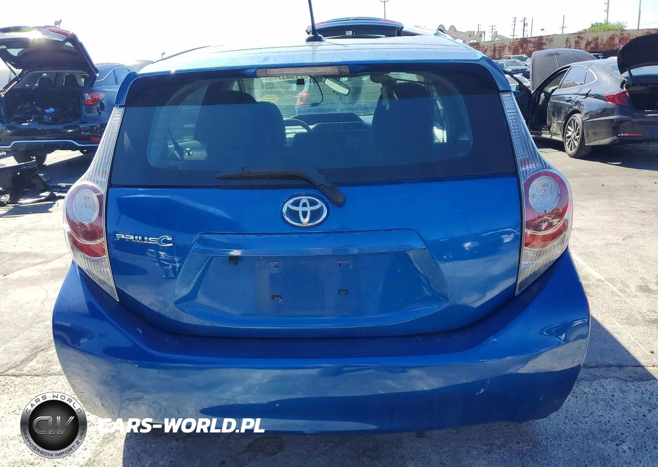 2013 Toyota Prius C Three VIN:JTDKDTB38D1535079 - 6