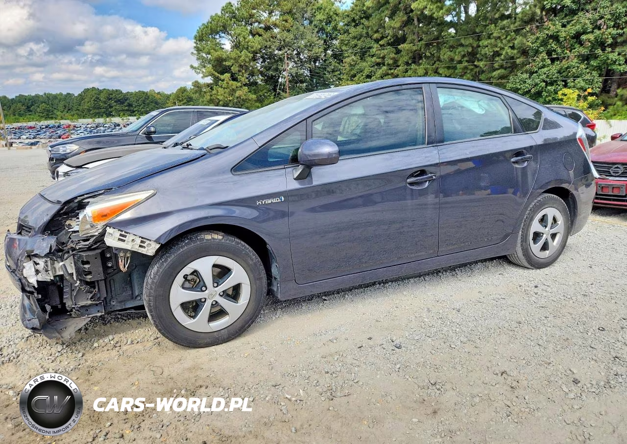 2015 Toyota Prius Two – zdjęcie 1 z 12