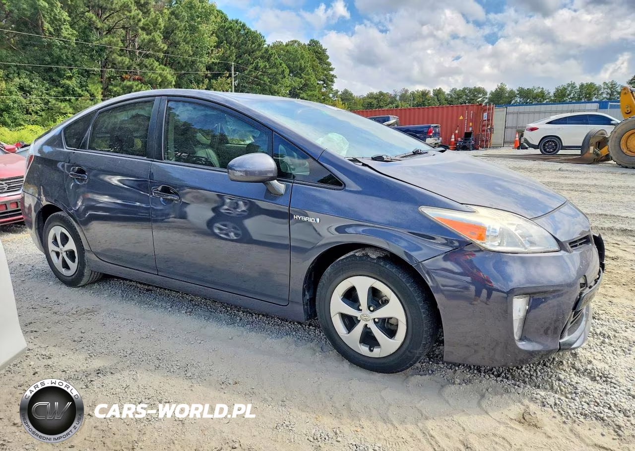 2015 Toyota Prius Two VIN:JTDKN3DU9F0479231 - 4