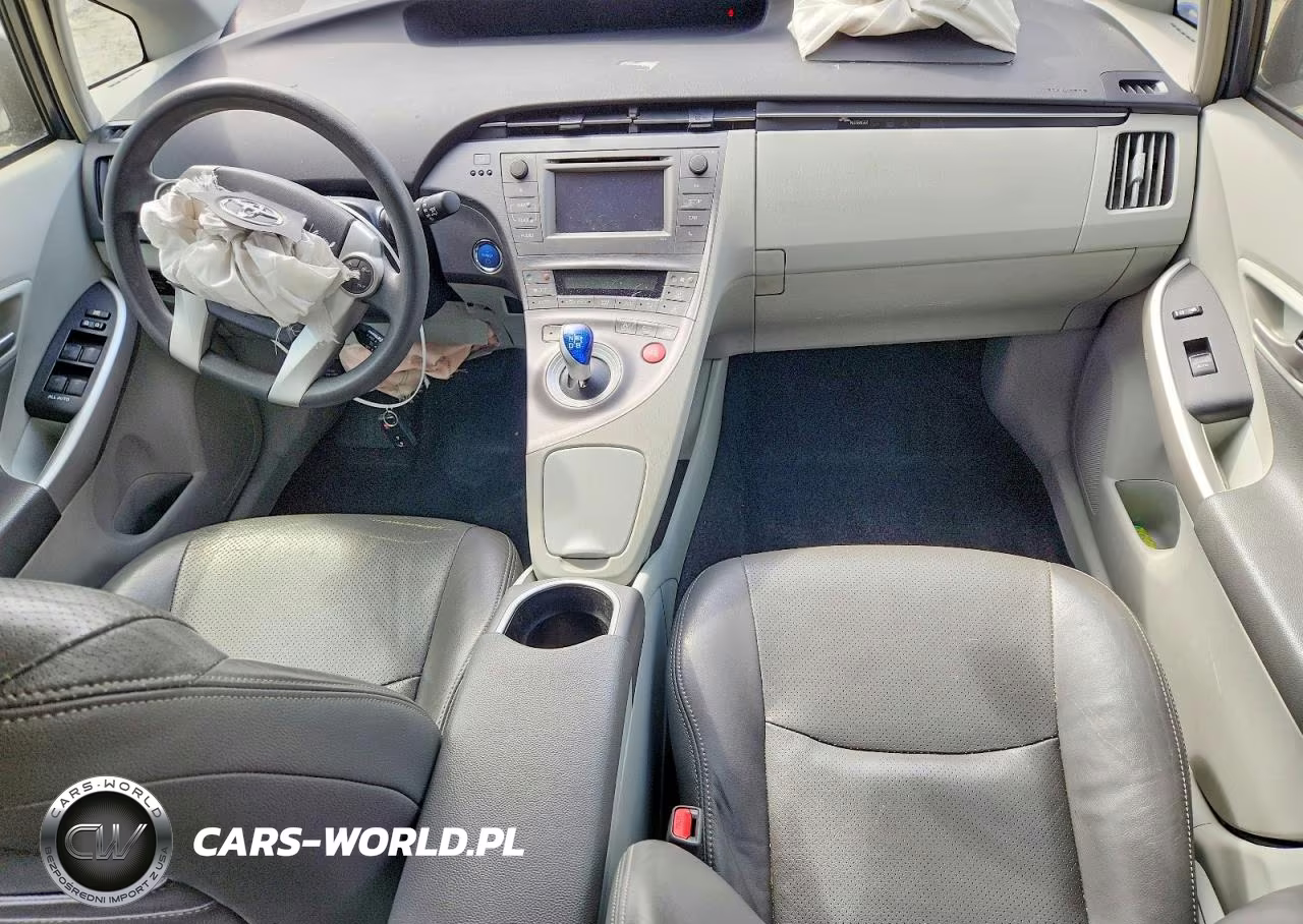 2015 Toyota Prius Two VIN:JTDKN3DU9F0479231 - 8