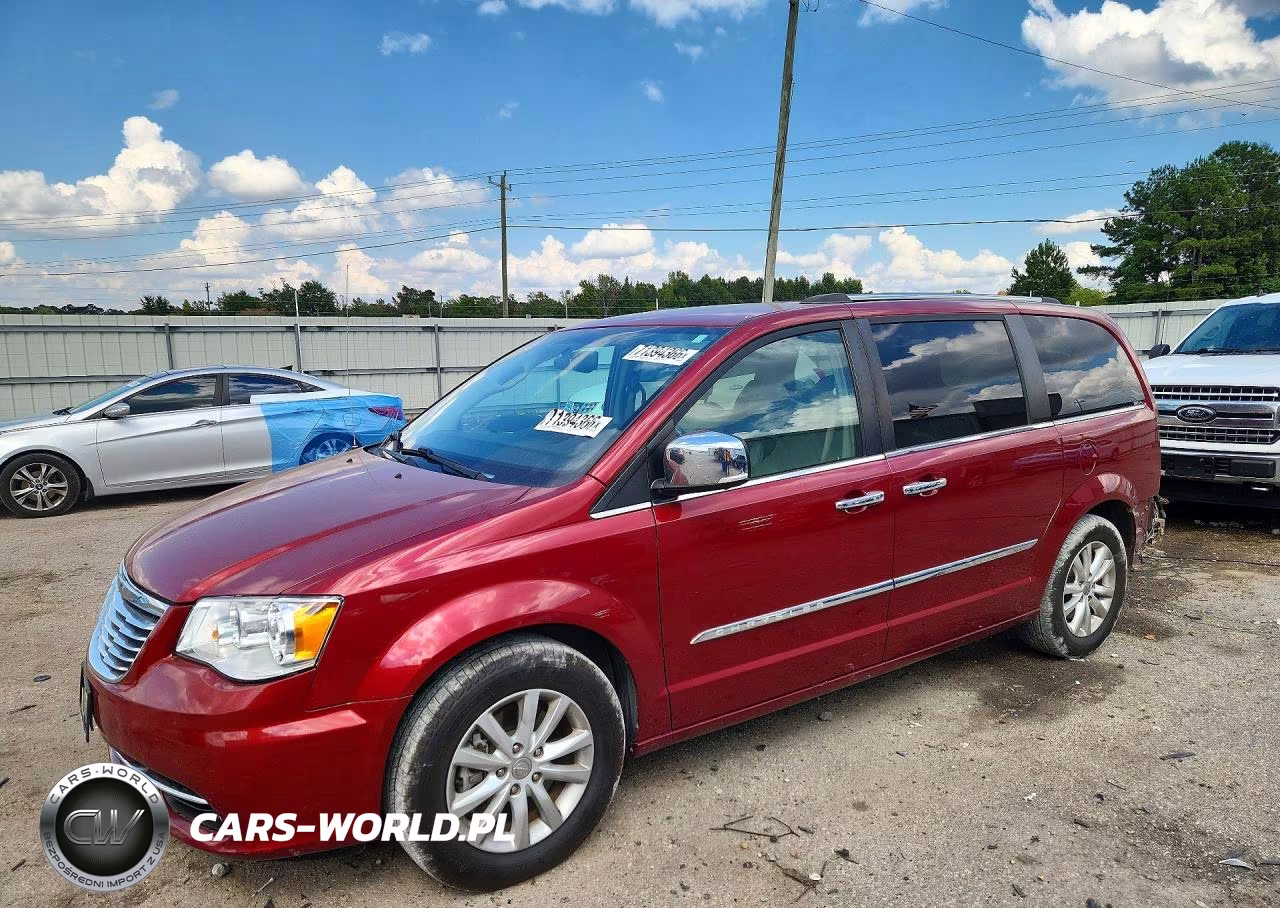 2015 Chrysler Town & Country Limited Platinum – zdjęcie 1 z 14