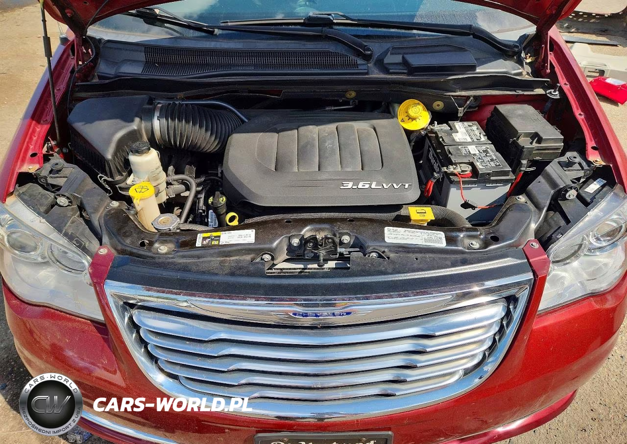 2015 Chrysler Town & Country Limited Platinum VIN:2C4RC1GG4FR710895 - 12