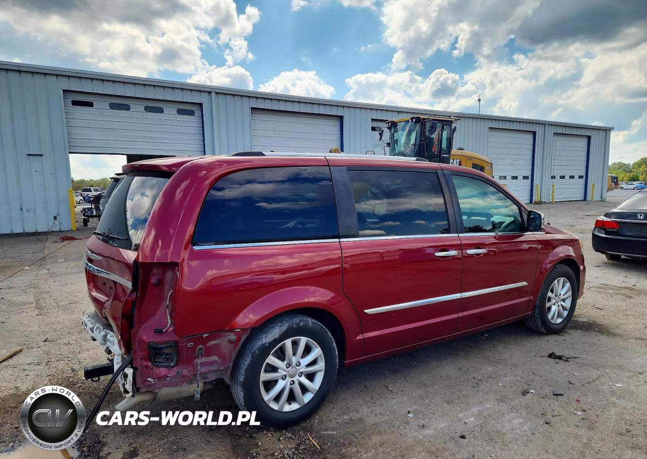 2015 Chrysler Town & Country Limited Platinum VIN:2C4RC1GG4FR710895 - 3