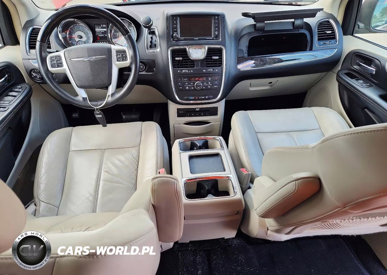 2015 Chrysler Town & Country Limited Platinum VIN:2C4RC1GG4FR710895 - 8