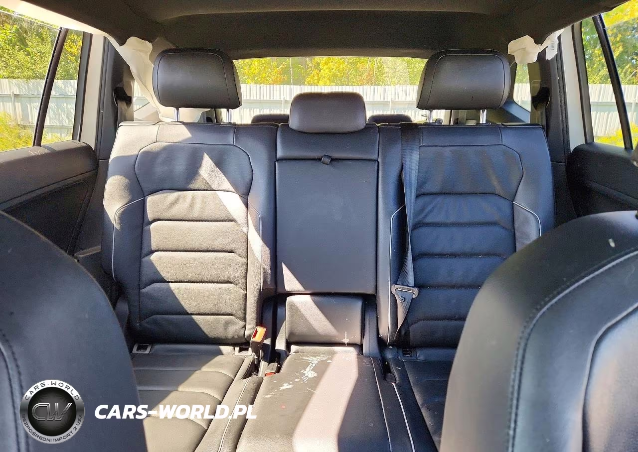 2020 Volkswagen Tiguan Sel Premium R-Line VIN:3VV4B7AX9LM154970 - 10