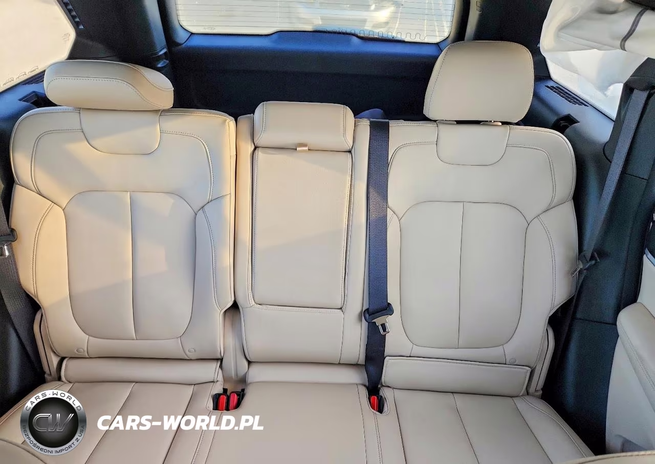 2025 Jeep Grand Cherokee Limited VIN:1C4RJGBG7S8765640 - 10