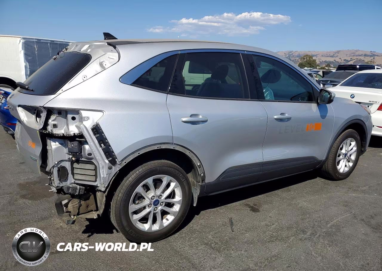 2020 Ford Escape Se VIN:1FMCU0G64LUB44123 - 3