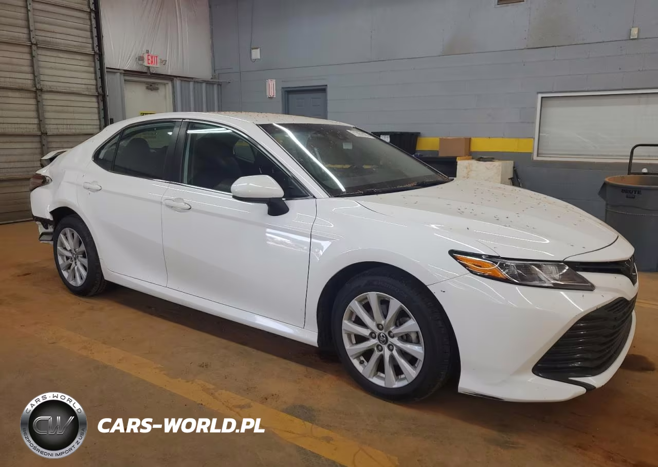 2019 Toyota Camry L VIN:4T1B11HK5KU266882 - 4
