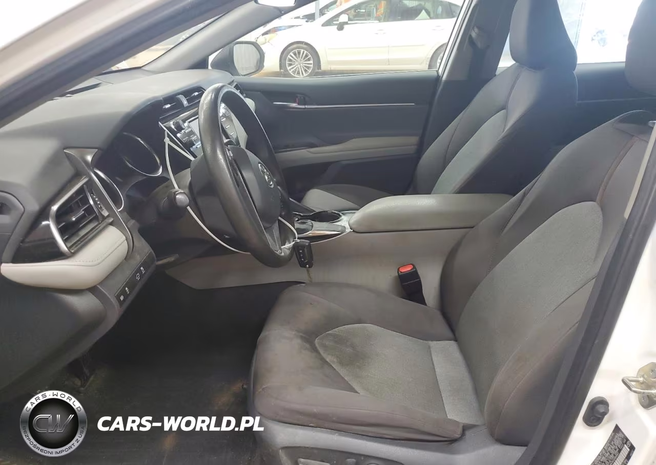 2019 Toyota Camry L VIN:4T1B11HK5KU266882 - 7