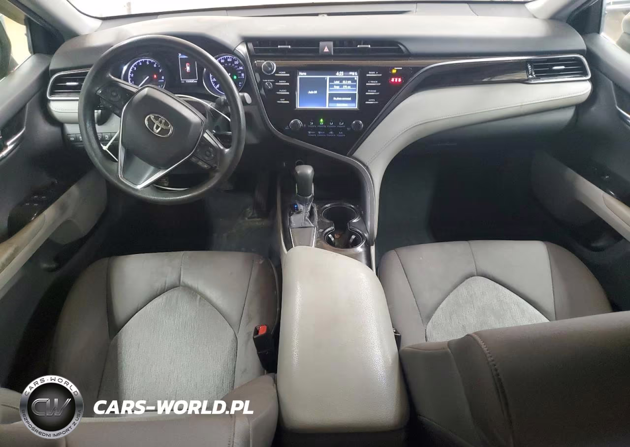 2019 Toyota Camry L VIN:4T1B11HK5KU266882 - 8