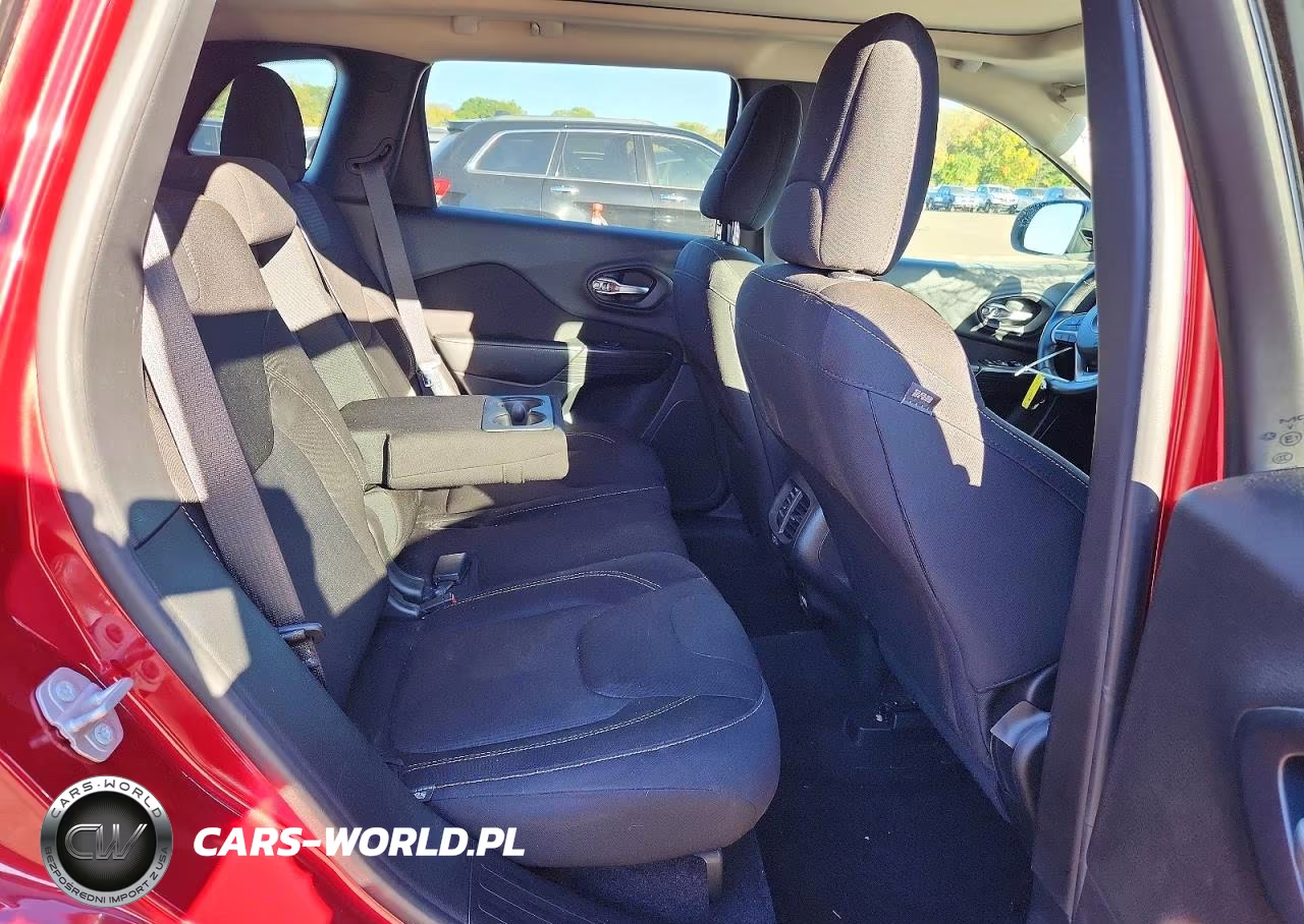 2016 Jeep Cherokee Latitude VIN:1C4PJMCB6GW371610 - 10