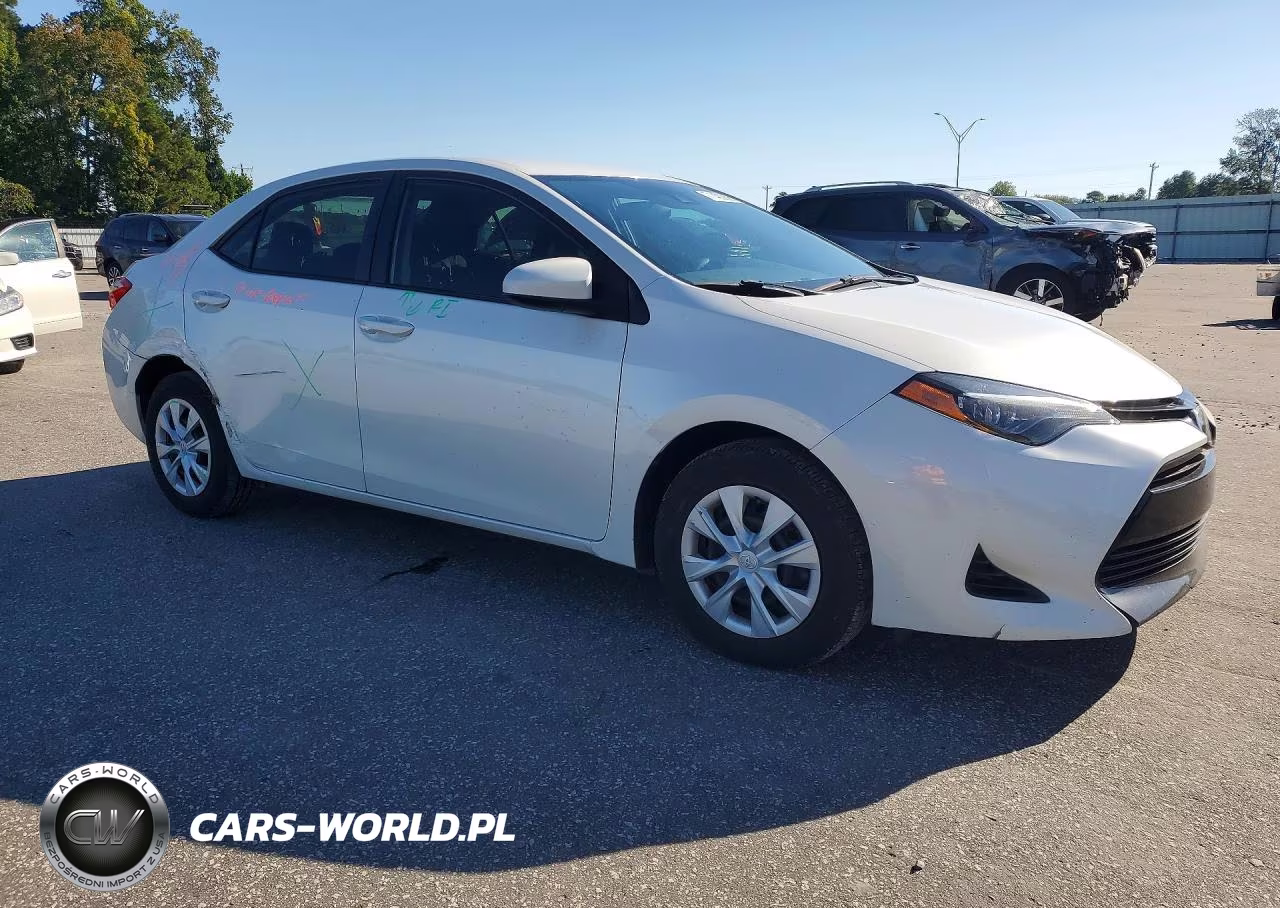 2018 Toyota Corolla Le Eco VIN:5YFBPRHE3JP761511 - 4