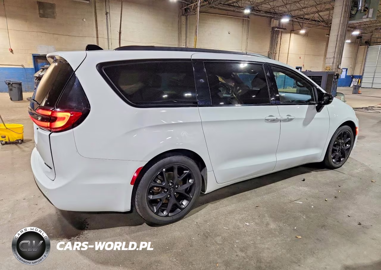 2025 Chrysler Pacifica Limited VIN:2C4RC1GG3SR529409 - 3
