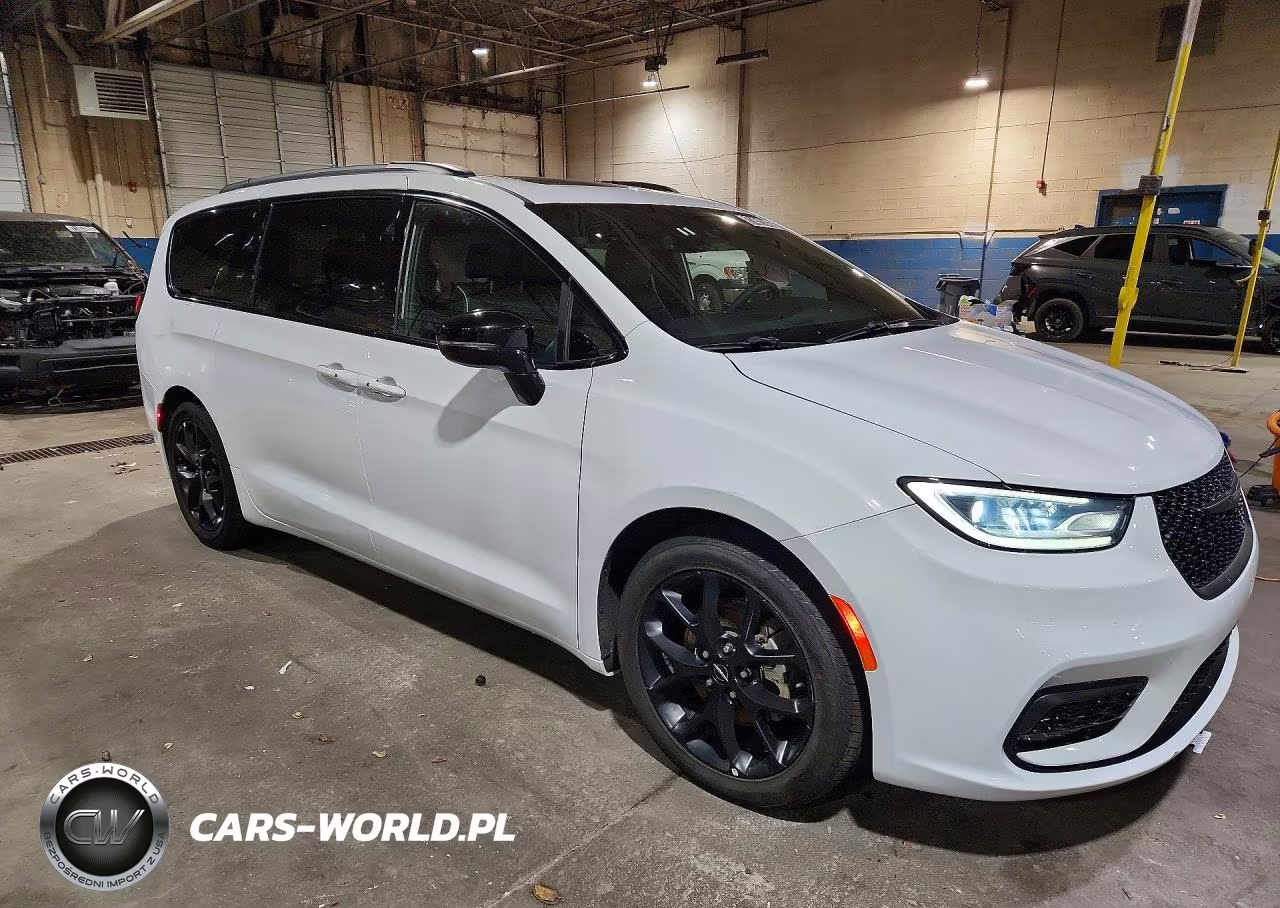 2025 Chrysler Pacifica Limited VIN:2C4RC1GG3SR529409 - 4