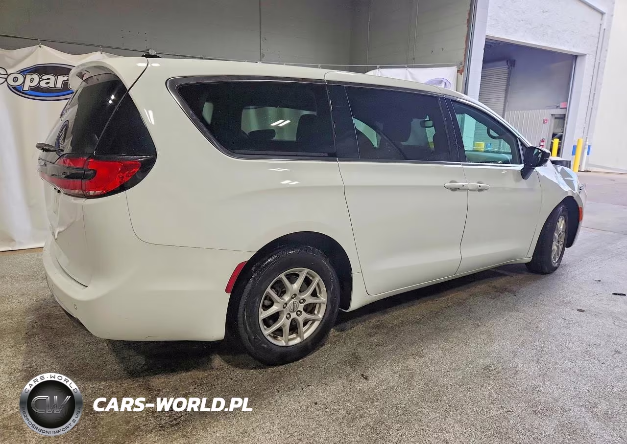2025 Chrysler Pacifica Select VIN:2C4RC1BGXSR502408 - 3
