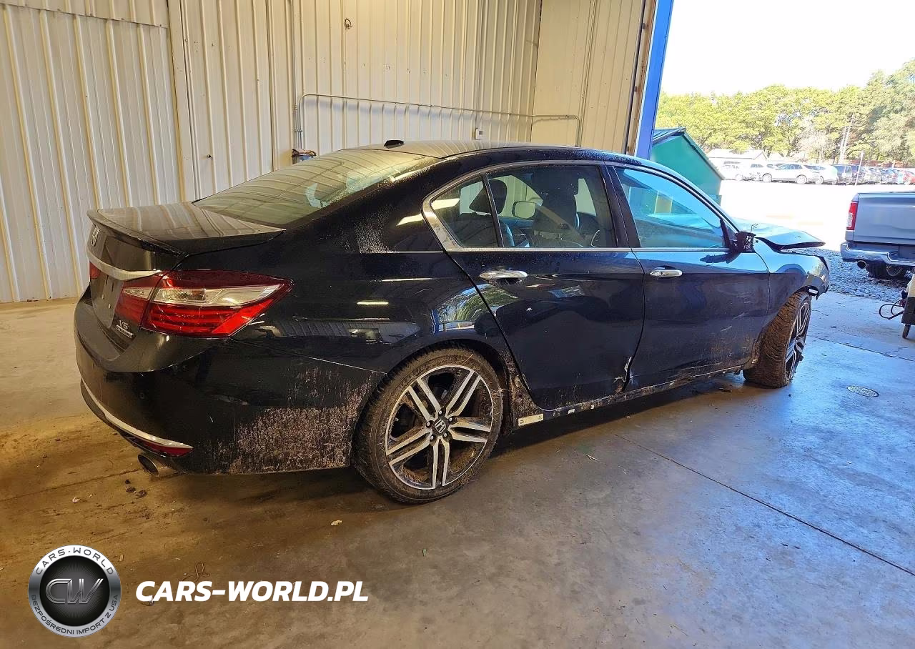 2016 Honda Accord Touring VIN:1HGCR3F96GA018163 - 3