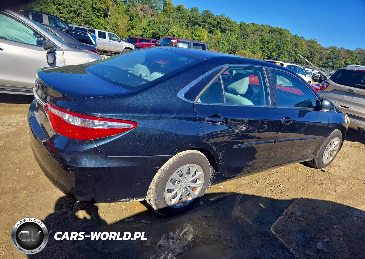 2016 Toyota Camry Le VIN:4T4BF1FK1GR543903 - 3