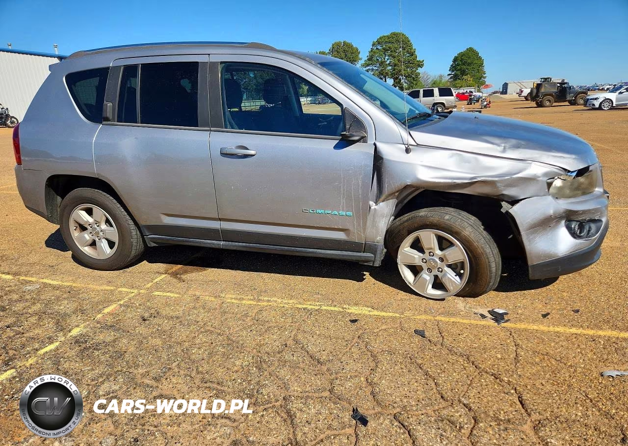2014 Jeep Compass Sport VIN:1C4NJCBA8ED829652 - 4