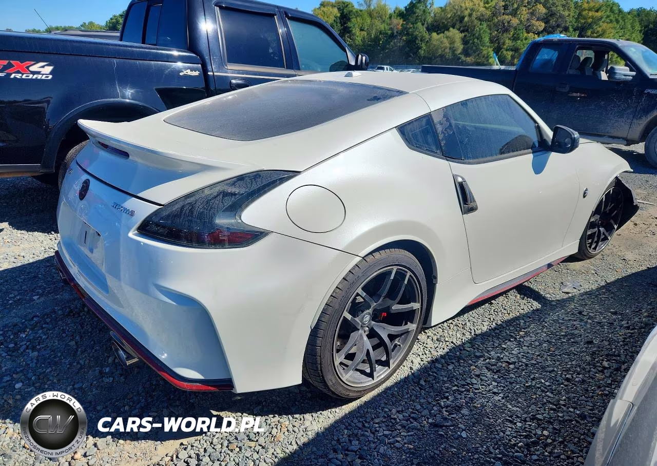 2018 Nissan 370Z Base VIN:JN1AZ4EH1JM572045 - 3