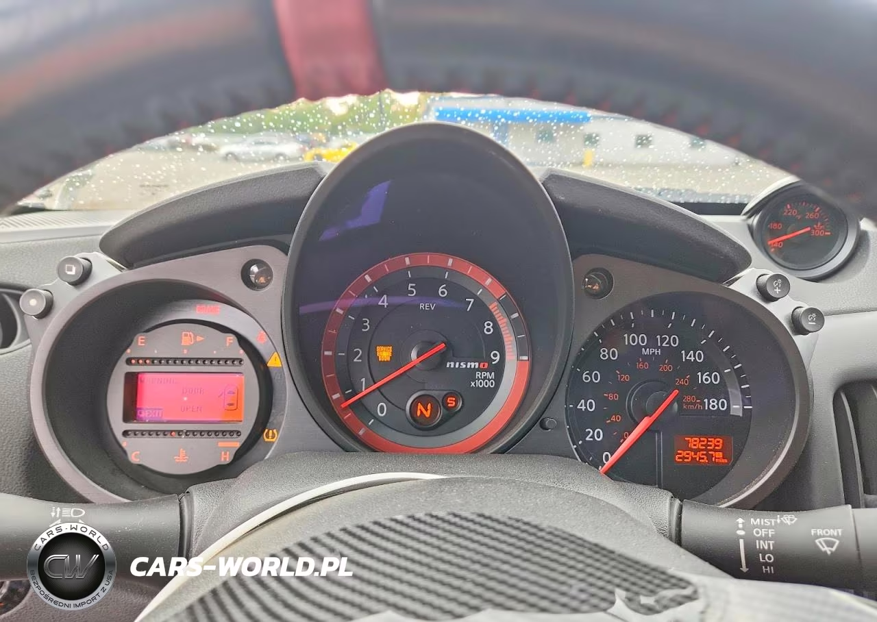 2018 Nissan 370Z Base VIN:JN1AZ4EH1JM572045 - 9